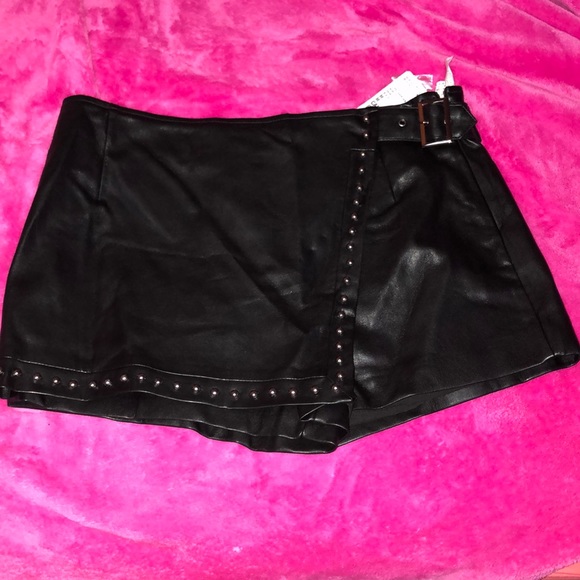 NWT Faux Leather Skort - Picture 3 of 7